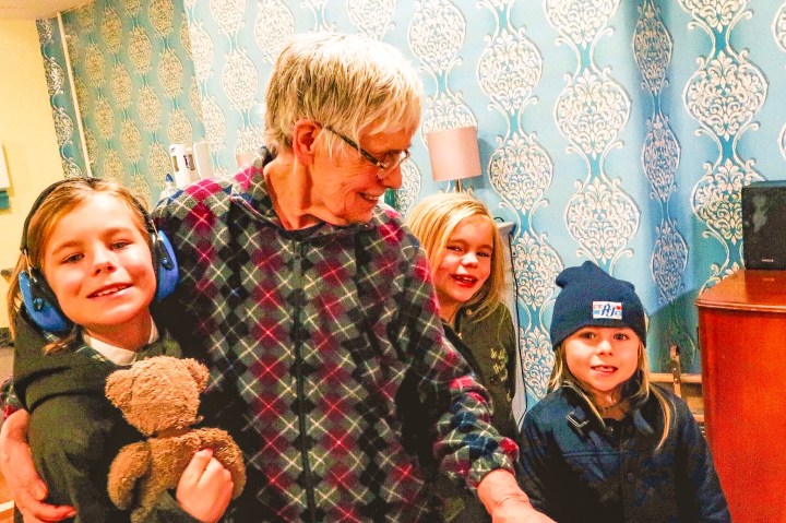 0686E1B1-0EBA-460A-BA7E-0CD84D93C09A